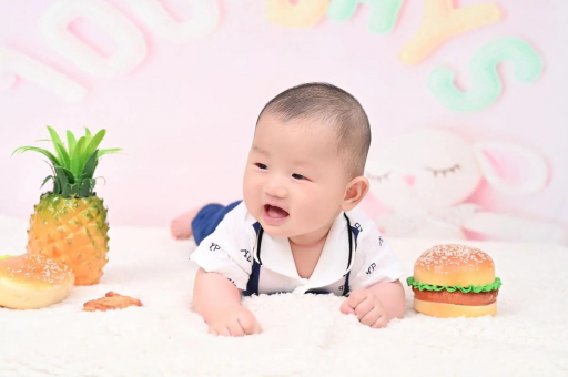 冷水江宝宝在妈妈肚子里